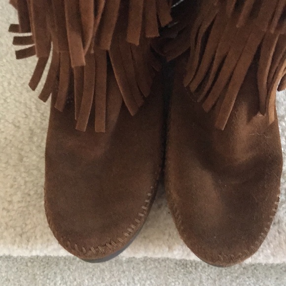 Minnetonka Moccasin 3-Layer Fringe Boots - Picture 6 of 10